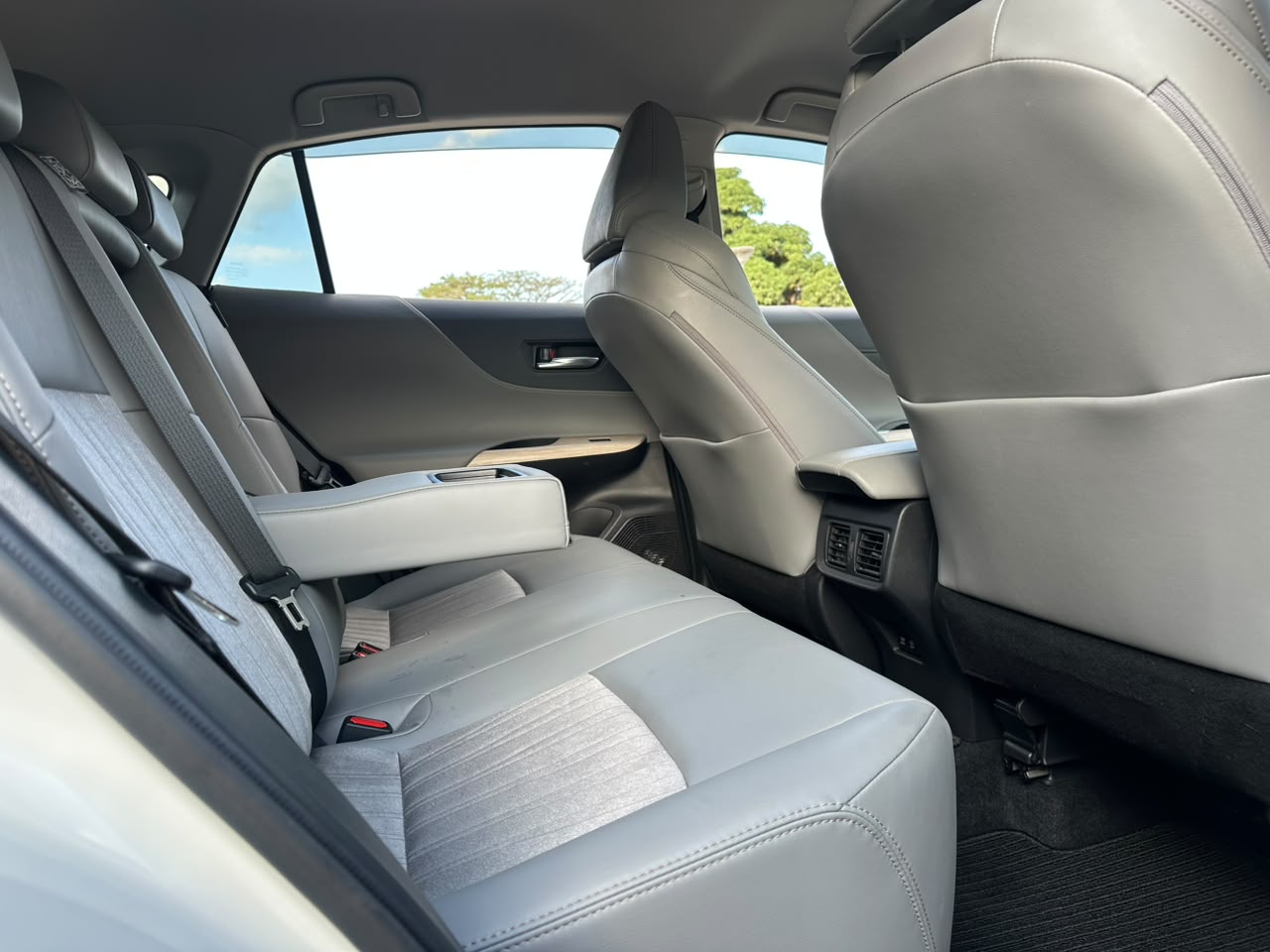 Toyota Harrier thumbnail 5